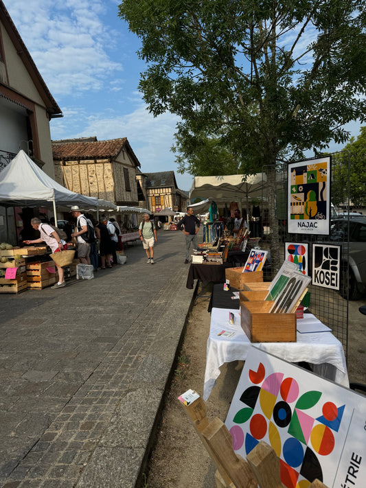POSUTÃ sur les marchés cet été : Découvrez nos affiches et collections incontournables