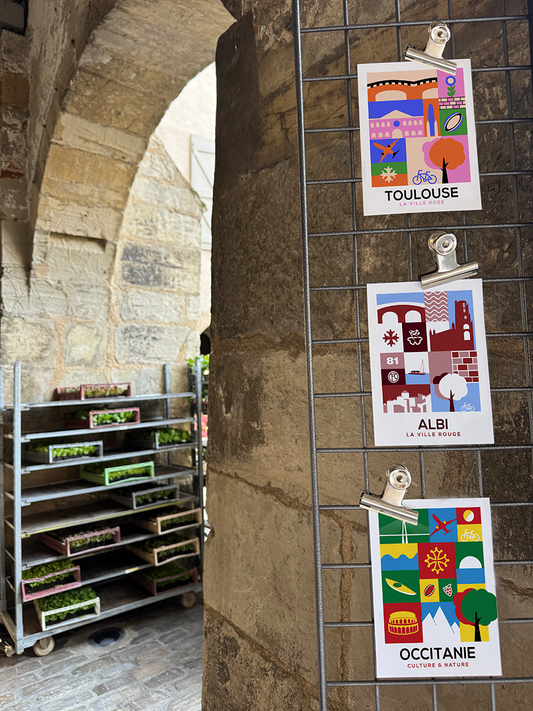 L’Occitanie en affiches et cartes postales : une région à accrocher chez soi